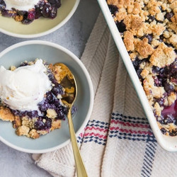 Keto Blueberry Crumble (vegan)