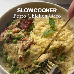 Slowcooker Creamy Pesto Chicken