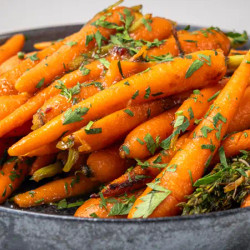 Honey And Thyme Glazed Baby Carrots