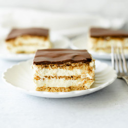 Eclair Cake easy baking easy dessert assembly