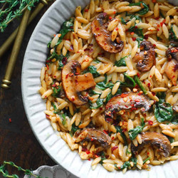 Copy of Creamy Spinach And Mushroom Orzo (30 Minutes, One-pan)