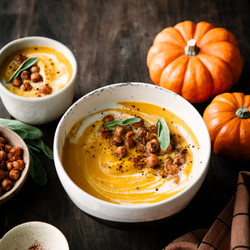 Soupe De Courges Jack Bee Little, Panais, Coco Et Curcuma