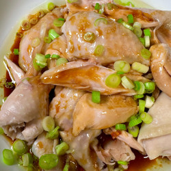 Scallion Oil Poached Chicken