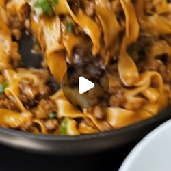 Mongolian Ground Beef And Noodles Skillet