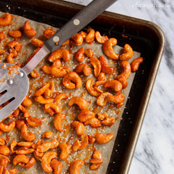 Candied Sriracha Cashews