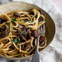 Simple Sun Dried Tomato Spaghetti (20 Minutes)