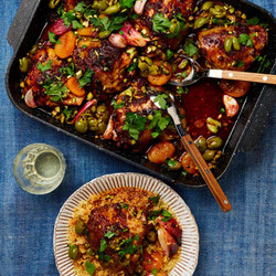 Chicken, harissa and dried apricot traybake