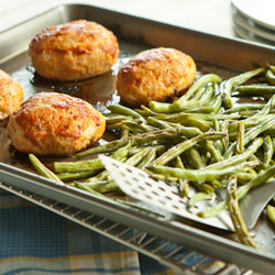 Mini Turkey Meatloaf And Green Beans Sheet Pan Supper