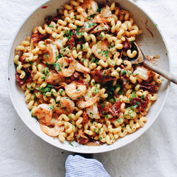 Cheesy Shrimp Pasta With Sun-dried Tomatoes And Bacon