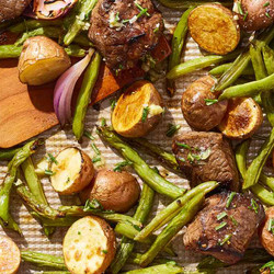 Sheet Pan Garlic Butter Steak Bites With Veggies