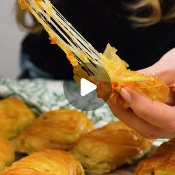 Pesto Mozzarella Filo Buns