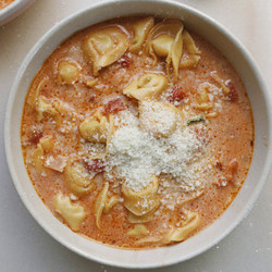 Tomato Basil Tortellini Soup