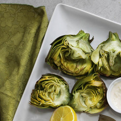 Steamed Artichokes With Garlic And Lemon Aioli Sauce