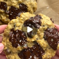 Banana Bread Chocolate Chip Cookies
