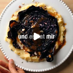 Red cabbage steaks