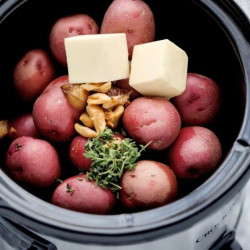 Roasted Garlic Mashed Potatoes (Slow Cooker)
