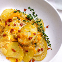 Vegan Cheddar Bacon Scalloped Potatoes
