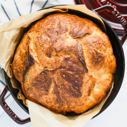 Dutch Oven Bread {no Knead!}