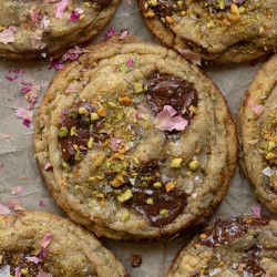 Pistachio Chocolate Chip Cookies