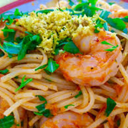 Spaghetti met garnalen, paprika, tomaatjes en rucola