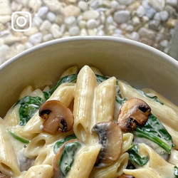 Spinach And Mushroom Cream Penne Pasta
