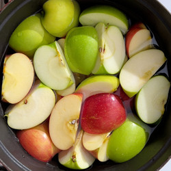 Homemade Apple Jelly
