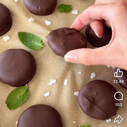 4 Ingredient Peppermint Patties