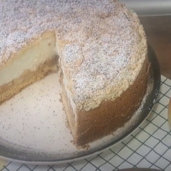 Delicious Apple Pie With Light Soufflé Cream