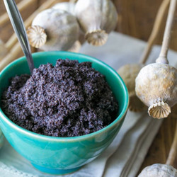 How To Make Poppyseed Filling (2 Ways)