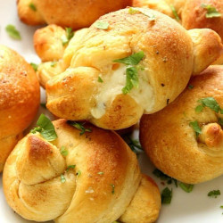 Stuffed Garlic Knots Recipe