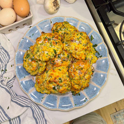 Sausage &amp; Cheddar Breakfast Biscuits