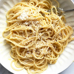 Cheap &amp; Easy 3-ingredient Pasta Sauce