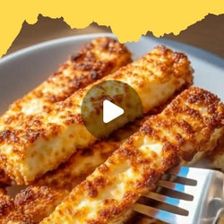 2-ingredient Cottage Cheese Cheese Sticks