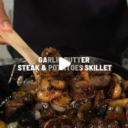 Garlic Butter Steak &amp; Potatoes Skillet