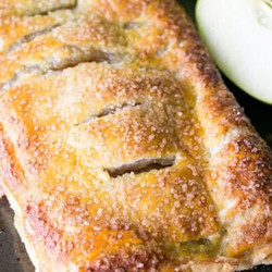 Apple Cinnamon Slab Pie