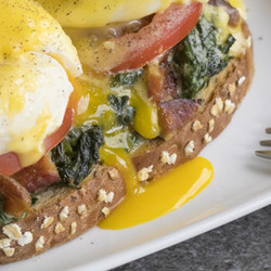 Spinach, Bacon &amp; Tomato Eggs Benedict