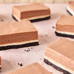 No-bake Chocolate Cheesecake Bars