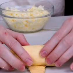 4 Ingredient Cheesy Garlic Bread