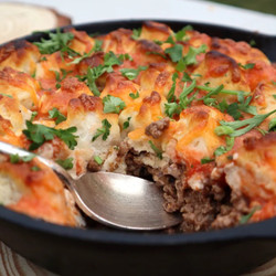 Cheddar Biscuit Beef Casserole
