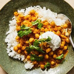 Saland-e Nakhod (Chickpea Yogurt Stew) Recipe