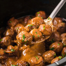 Crock Pot Meatballs &amp; Gravy