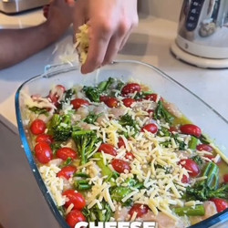 Cheesy Chicken and Rice Bake