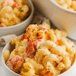 Extra Creamy Lobster Mac And Cheese