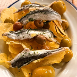 Patatas Chips Con Boquerones apps snacks try rollmops