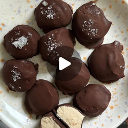 5 Ingredient Greek Frozen Yogurt Bites