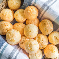 Brazilian Cheese Bread (pao De Queijo)