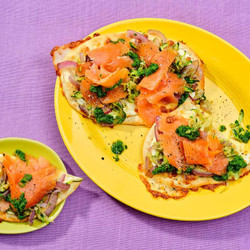 Flatbreadpizza Met Courgette, Zalm En Peterselie-olie