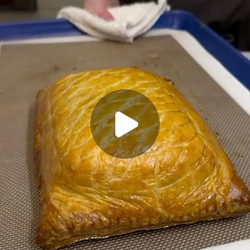 Salmon En Croûte