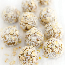 Lemon-kissed Blondie Bites