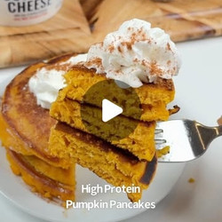 Healthy High Protein Pumpkin Spice Pancakes